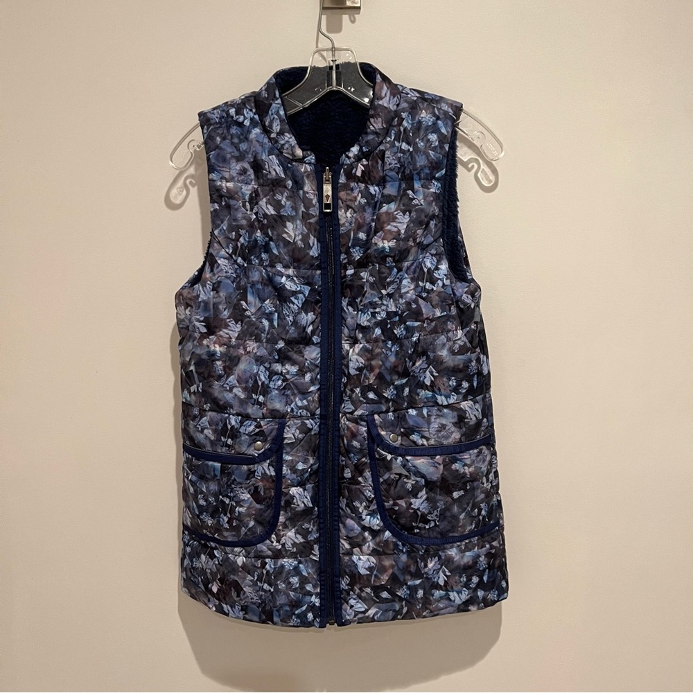 IVIVVA KICK THE CHILLS REVERSIBLE VEST ( fit lululemon size 4) w free socks